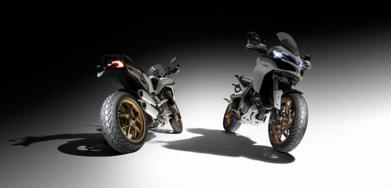 800_dunlop-mutant-on-bike-01-910439.jpg
